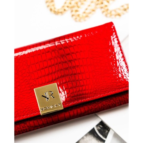 Lakierowany portfel damski ze skóry naturalnej w czerwonym kolorze zamykany na zatrzask - Rovicky