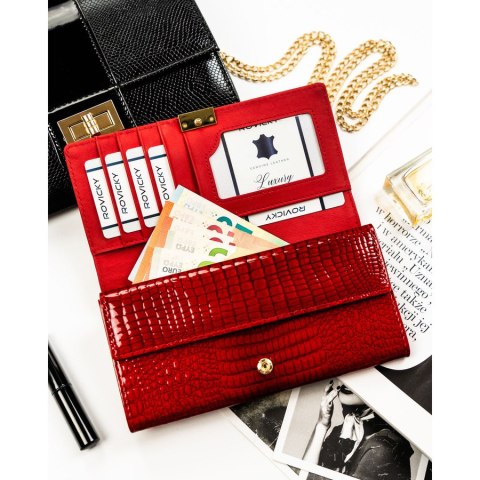 Lakierowany portfel damski ze skóry naturalnej w czerwonym kolorze zamykany na zatrzask - Rovicky