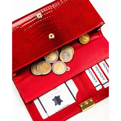 Lakierowany portfel damski ze skóry naturalnej w czerwonym kolorze zamykany na zatrzask - Rovicky