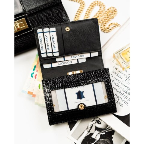 Średni, czarny portfel damski ze skóry naturalnej zamykany zatrzaskiem - Rovicky