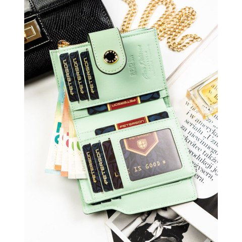 Zielony portfel damski ze skóry ekologicznej zamykany na suwak i zatrzask - Peterson