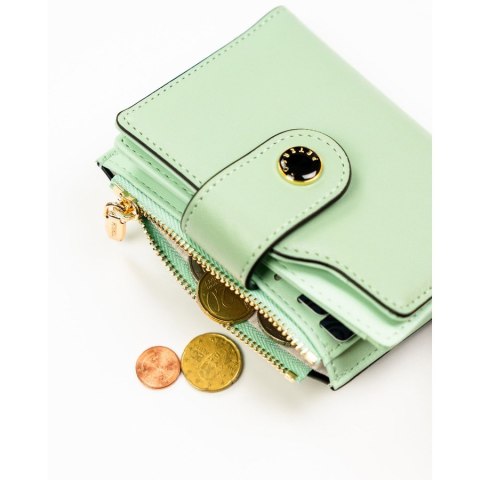 Zielony portfel damski ze skóry ekologicznej zamykany na suwak i zatrzask - Peterson