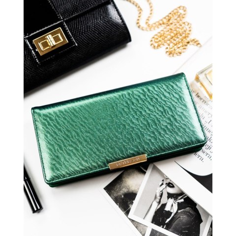 Zielony portfel damski ze skóry ekologicznej zamykany na zatrzask i suwak - Peterson