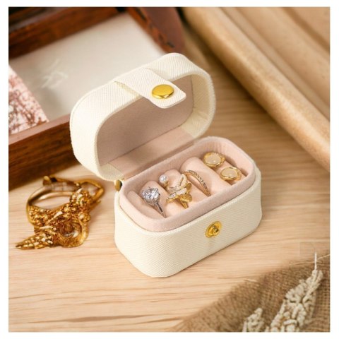 beżowe etui na pierścionki i kolczyki z ekoskóry