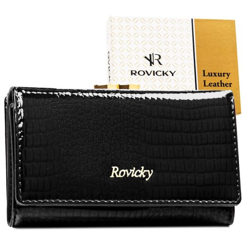 Średni portfel damski ze skóry naturalnej w czarnym kolorze zamykany na bigiel i zatrzask - Rovicky
