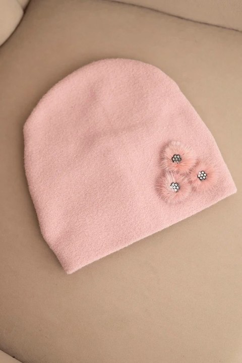 Modna czapka zimowa pudrowy róż – Stylowy Wieszak