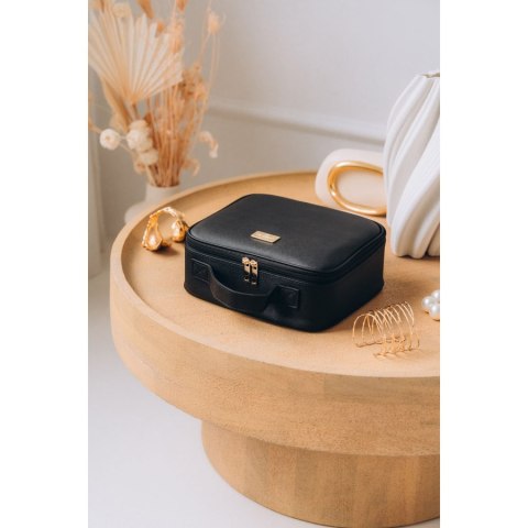Czarna szkatułka na biżuterię wykonana ze skóry ekologicznej, zamykana suwakiem - Peterson
