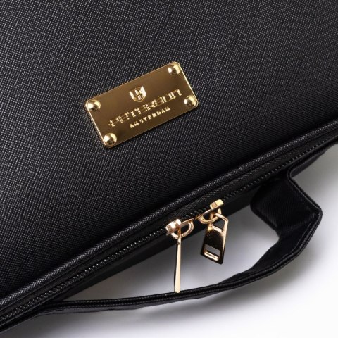 Czarna szkatułka na biżuterię wykonana ze skóry ekologicznej, zamykana suwakiem - Peterson