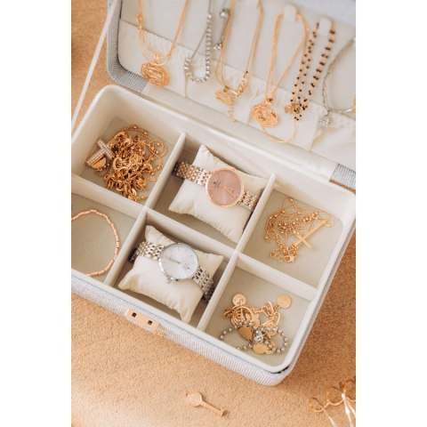 Elegancka szkatułka w srebrnym kolorze zamykana na zatrzask i kluczykiem - Peterson