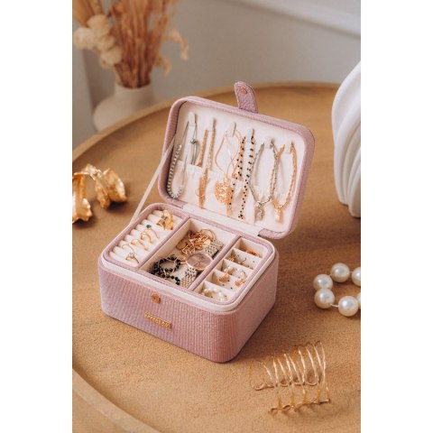 Różowa szkatułka na biżuterię zamykana zamkiem magnetycznym - Peterson