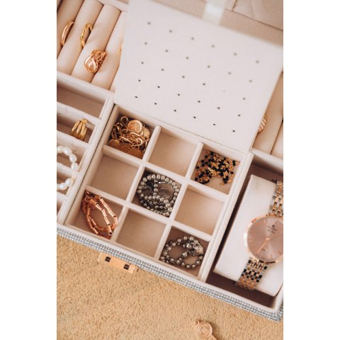 Srebrna szkatułka na biżuterię z dedykowanym miejscem na zegarek, zamykana kluczykiem i zatrzaskiem - Peterson