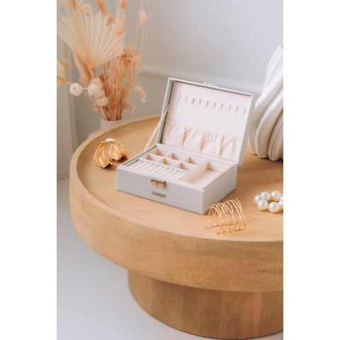 Srebrna szkatułka na biżuterię zamykana na kluczyk i zatrzask - Peterson