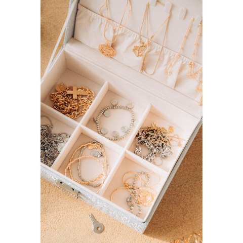 Srebrna szkatułka na biżuterię zamykana na kluczyk i zatrzask - Peterson