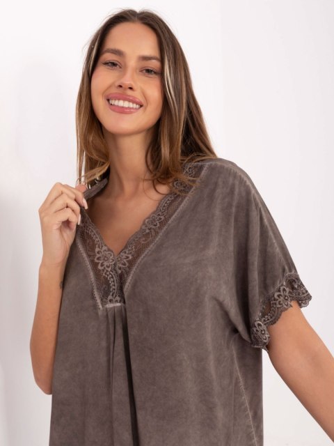 Bluzka MI-BZ-7951.34 ciemny bezowy Bluzka MI-BZ-7951.34 ciemny bezowy