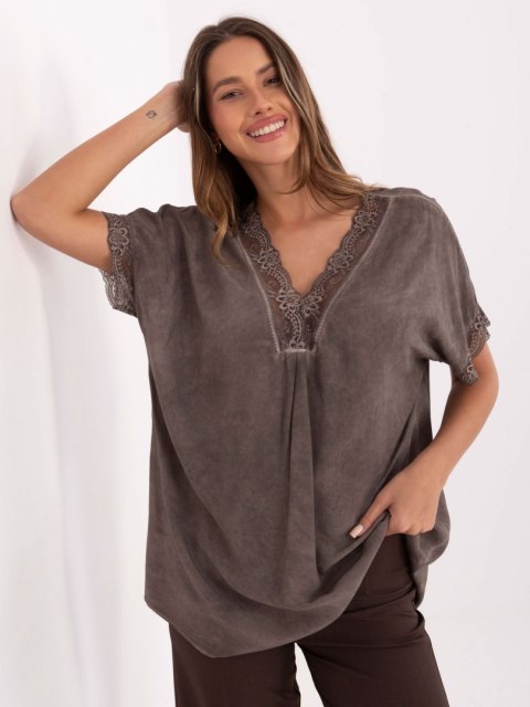 Bluzka MI-BZ-7951.34 ciemny bezowy Bluzka MI-BZ-7951.34 ciemny bezowy