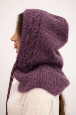 Czapka kaptur damski z wiązaniem i warkoczowym splotem ciemno fioletowa – Stylowy Wieszak