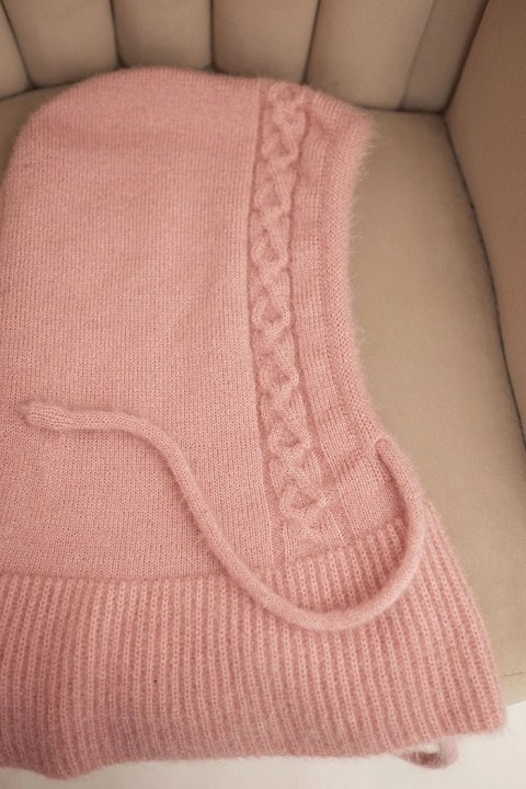 Modny kaptur damski różowy – Stylowy Wieszak