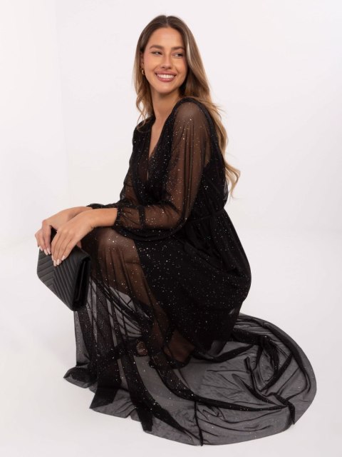 Elegancka sukienka z połyskiem na wieczorne wyjścia