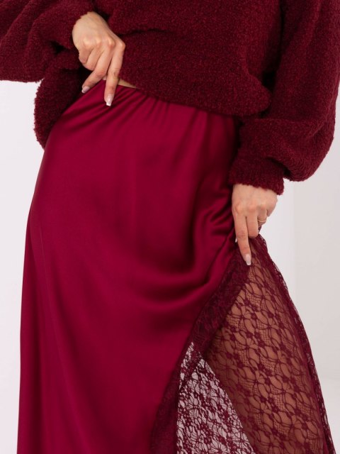 Stylowa spódnica rozkloszowana z koronkowym wykończeniem