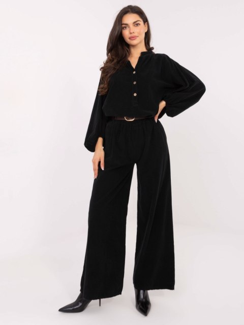 Czarne spodnie wide leg z paskiem – Stylowy Wieszak