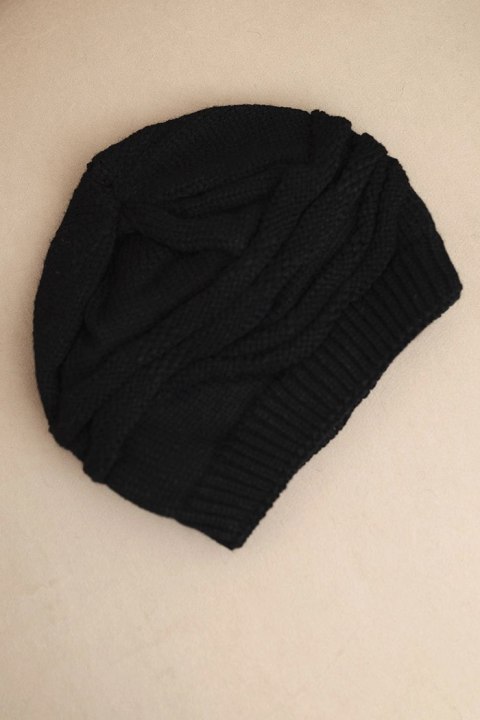 Ciepła czapka damska z wełny czarna