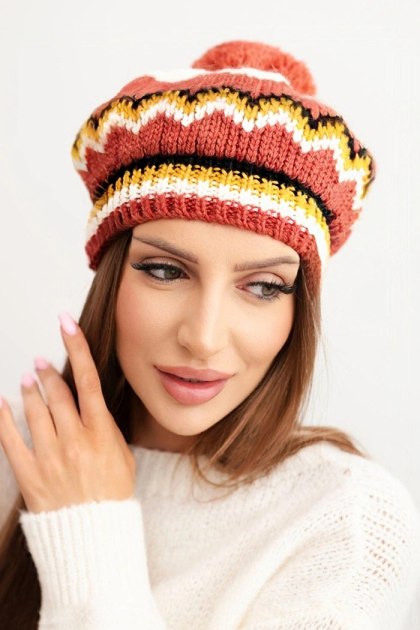 Czapka Damska Zimowa Wełniana z Pomponem i Kolorowym Wzorem K435 Ecru + Ruda