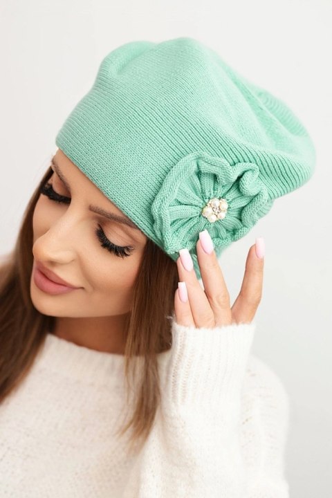 Elegancka czapka zimowa damska w kolorze miętowym – Stylowy Wieszak