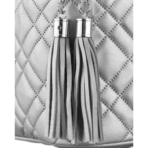 Pikowana kosmetyczka z tkaniny syntetycznej w srebrnym kolorze zamykana suwakiem - Peterson