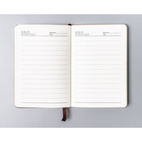 Beżowy notes w formacie A6 zadrukowany w linie, wyposażony w gumkę zamykającą - Peterson