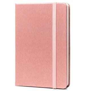 Notes w formacie A6 w różowym kolorze, zadrukowany w linie i wyposażony w gumkę zamykającą - Peterson