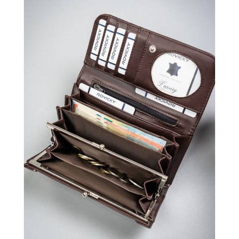 Brązowy, duży portfel damski ze skóry ekologicznej z kieszonką zewnętrzną, zamykany na zatrzask - 4U Cavaldi