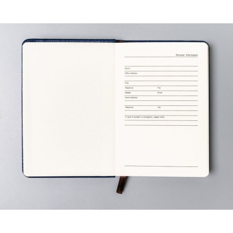 Granatowy notes w formacie A6 zadrukowany w linie - Peterson