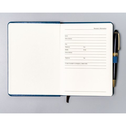 Niebieski notes w formacie B6 zadrukowany w linie, wyposażony w pętelkę na długopis - Peterson