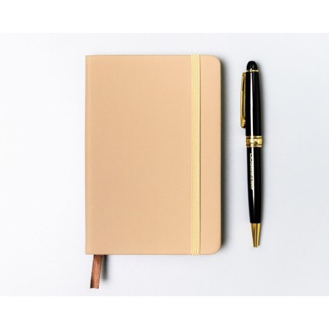 Notes w formacie A6 w kolorze khaki zadrukowany w linie - Peterson