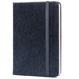 Notes w formacie A6 w szarym kolorze, zadrukowany w linie i wyposażony w gumkę zamykającą - Peterson