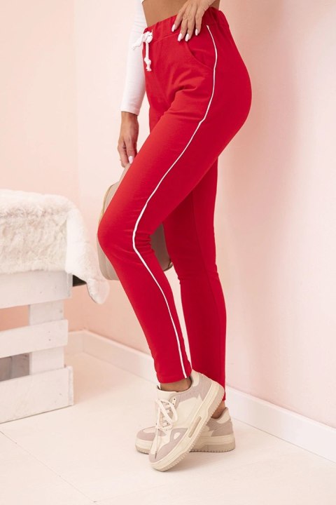 Czerwone spodnie dresowe z lampasem – Stylowy Wieszak