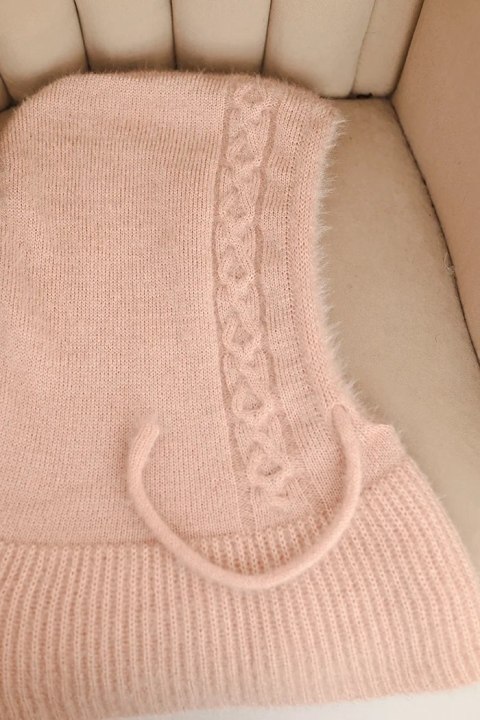 Miękka czapka kaptur damski pudrowy róż, polska produkcja