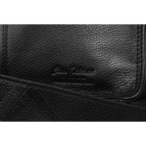 Duża torba męska ze skóry naturalnej w czarnym kolorze z klapką - Peterson