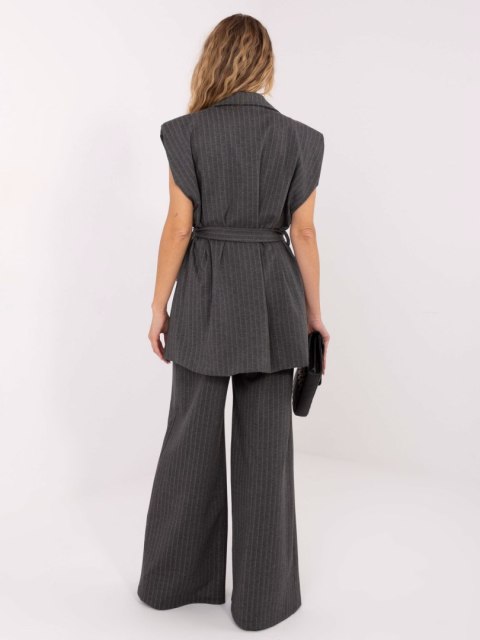 Garniturowa kamizelka damska – Stylowy Wieszak