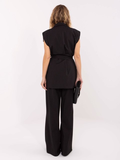 Garniturowa kamizelka z paskiem – Stylowy Wieszak