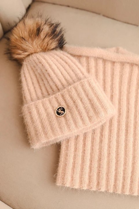 Komplet damski zimowy z pomponem i kominem – beżowy