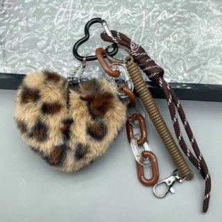 Pluszowy brelok Serce Panterka z ozdobnymi dodatkami BRL382