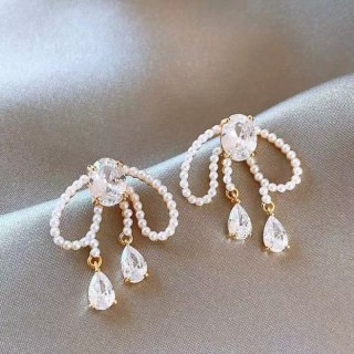 Kolczyki pozłacane 14K z perłami i cyrkoniami KST3474 – Stylowy Wieszak