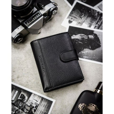 Zestaw prezentowy: skórzany, pionowy portfel męski w czarnym kolorze i czarny pasek ze skóry ekologicznej - Peterson