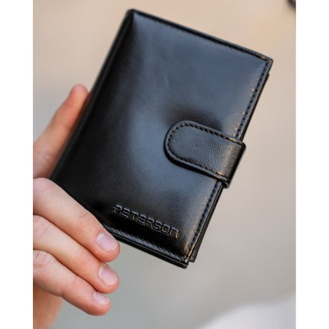 Zestaw prezentowy: skórzany, pionowy portfel męski w czarnym kolorze z systemem RFID i pasek ze skóry naturalnej - Peterson