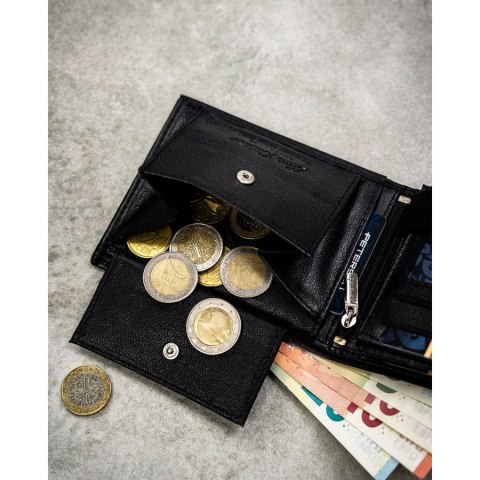 Zestaw prezentowy: skórzany portfel męski w czarnym kolorze bez zapięcia i czarny pasek ze skóry ekologicznej - Peterson