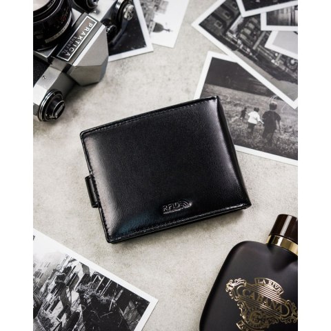 Zestaw prezentowy: skórzany portfel męski w czarnym kolorze i czarny pasek ze skóry naturalnej - Peterson