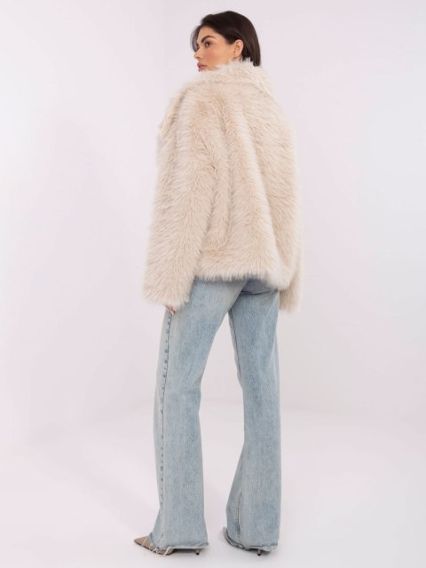 Stylowa jasnobeżowa kurtka ze sztucznego futerka na sezon jesień/zima