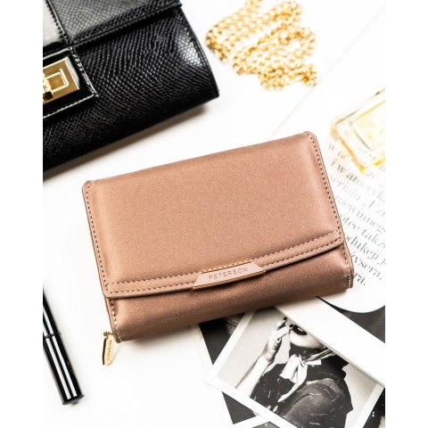 Beżowy portfel damski ze skóry ekologicznej zamykany na zatrzask i suwak - Peterson