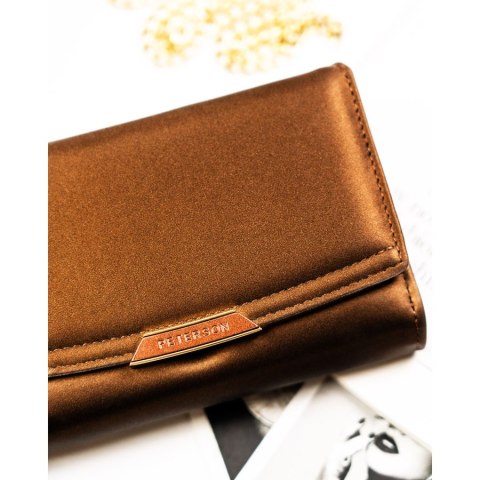 Brązowy portfel damski ze skóry ekologicznej zamykany na zatrzask i suwak - Peterson